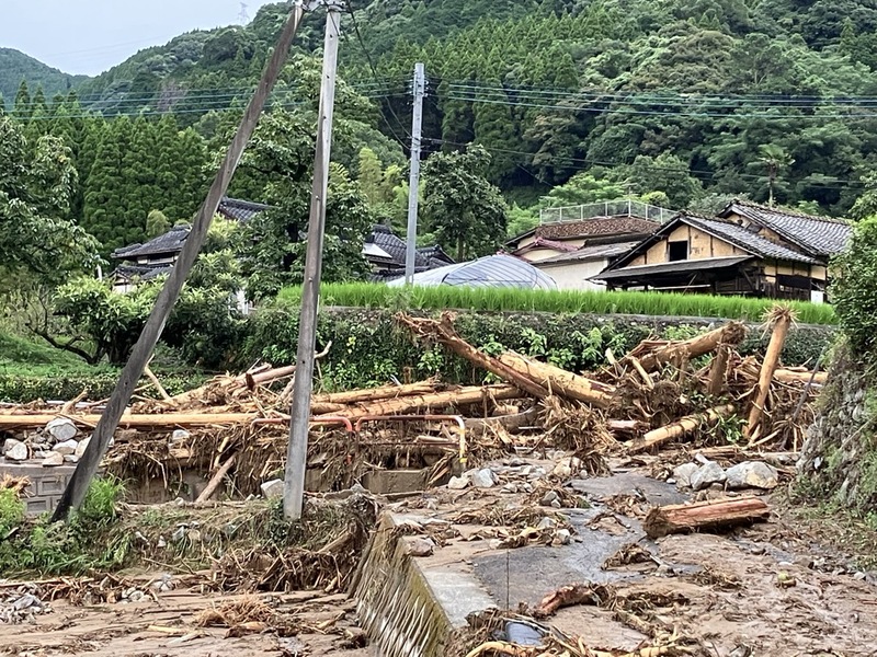 大量の漂流物が残された様子