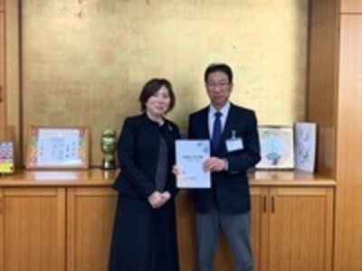 出川会長と市長の写真