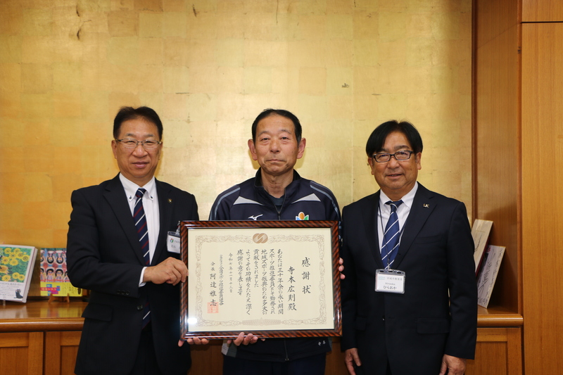 寺本さんを囲んでの集合写真