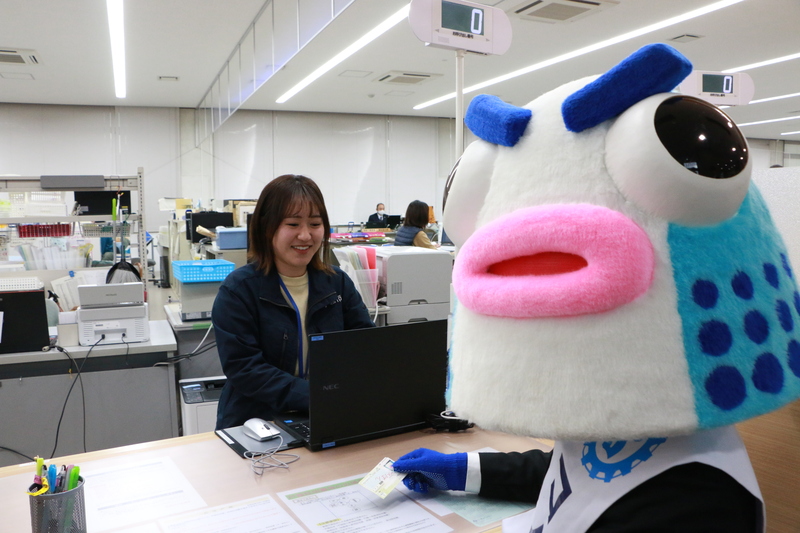 楽勝顔のコノシロ部長.JPG
