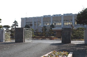 松橋中学校の外観写真