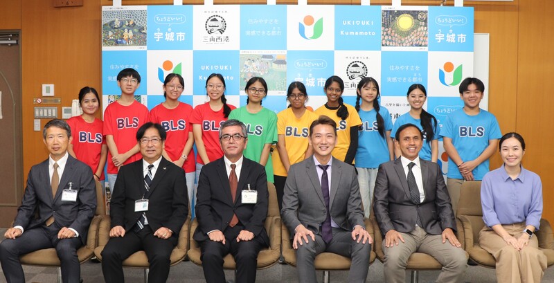 表敬訪問時の集合写真
