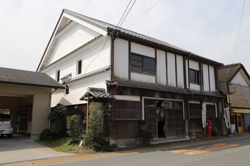 旧岩崎家住宅(塩屋)店舗兼主屋の外観の写真