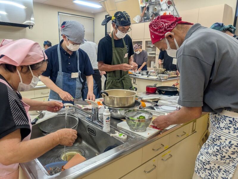 以前開催された際の調理中の写真