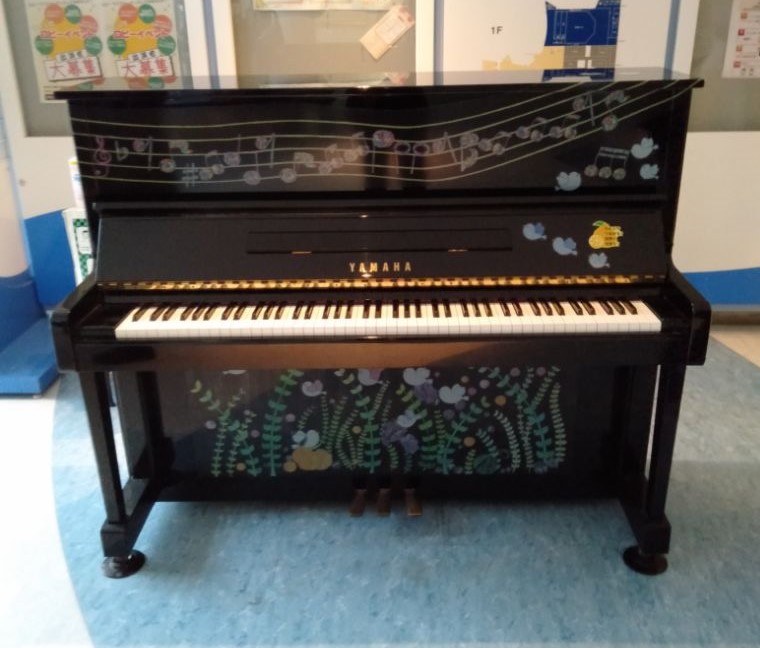 ウイング松橋に設置されたピアノの画像