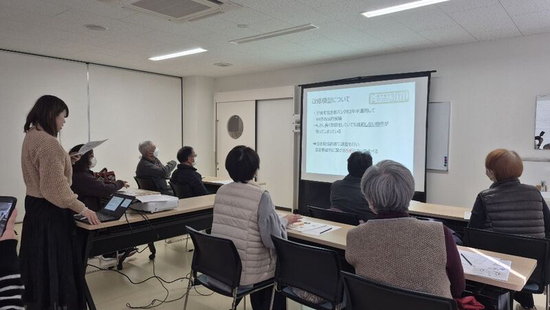 杉本さんの説明の様子の写真