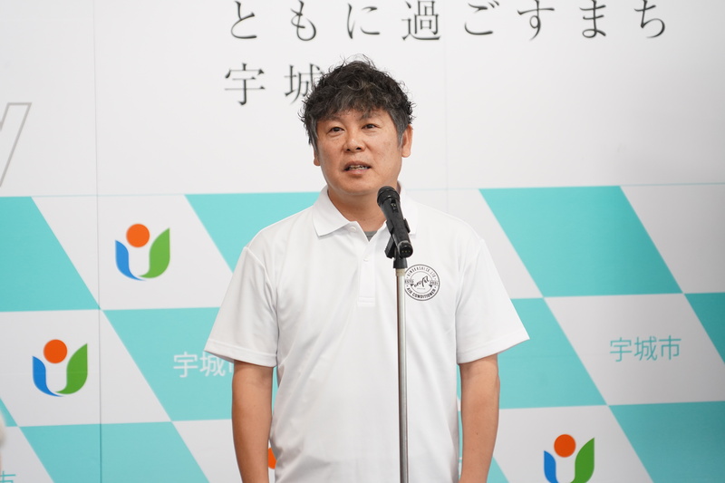 日向風挨拶の様子