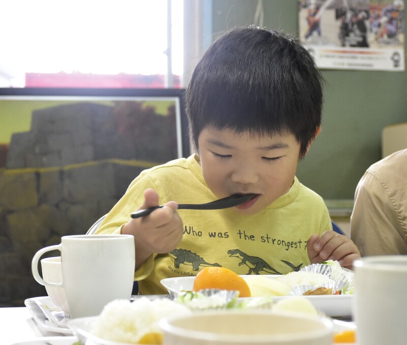 食事を食べている様子
