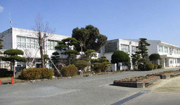 松橋小学校校舎の写真